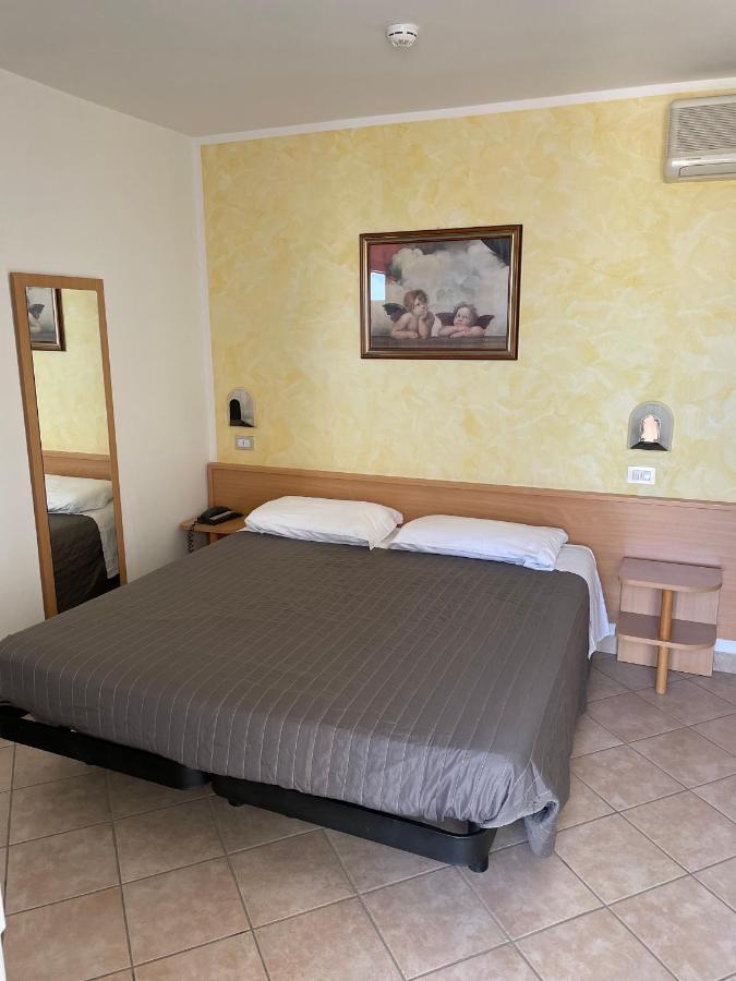 Hotel Palos Rimini Exteriör bild