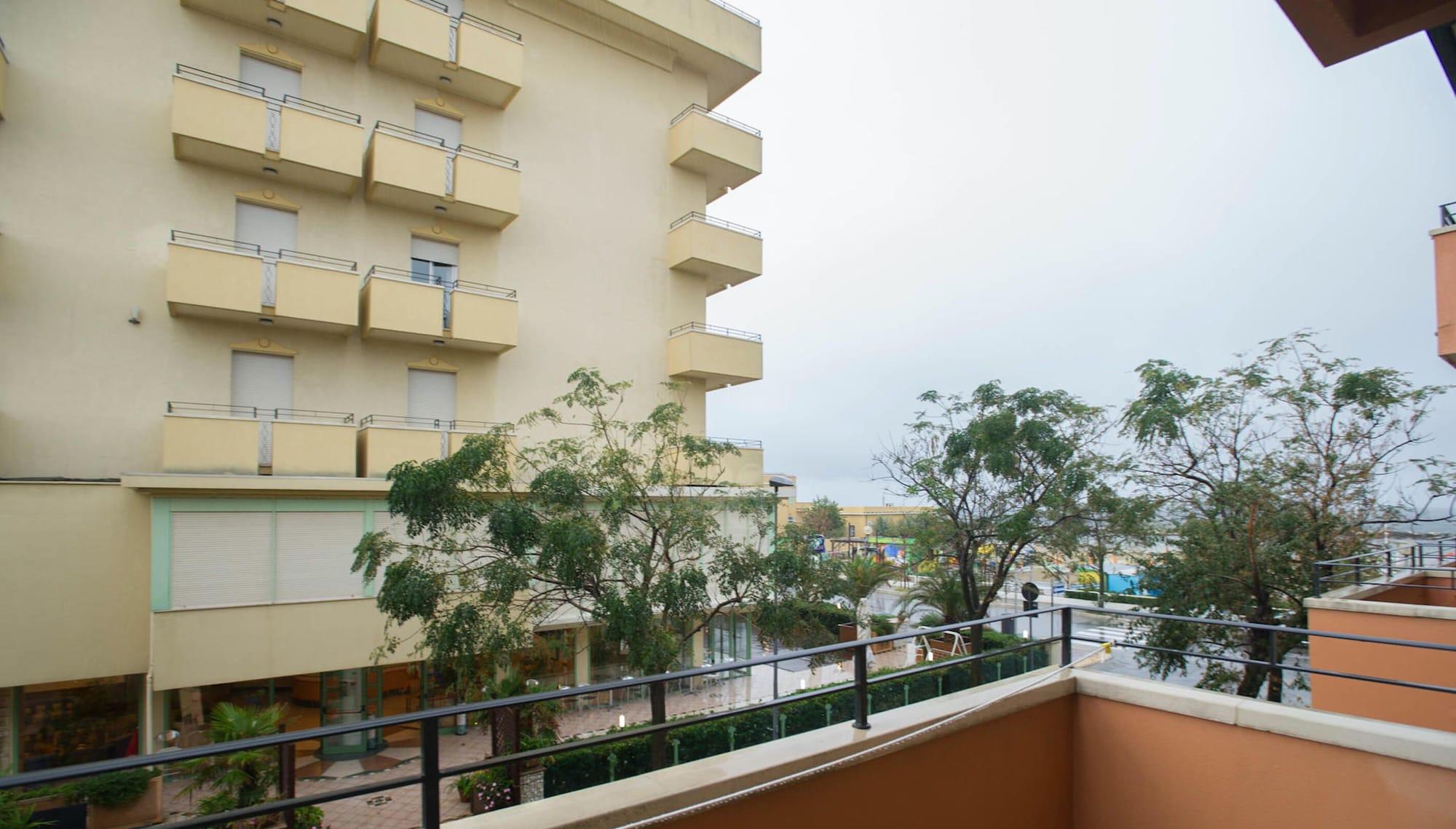 Hotel Palos Rimini Exteriör bild