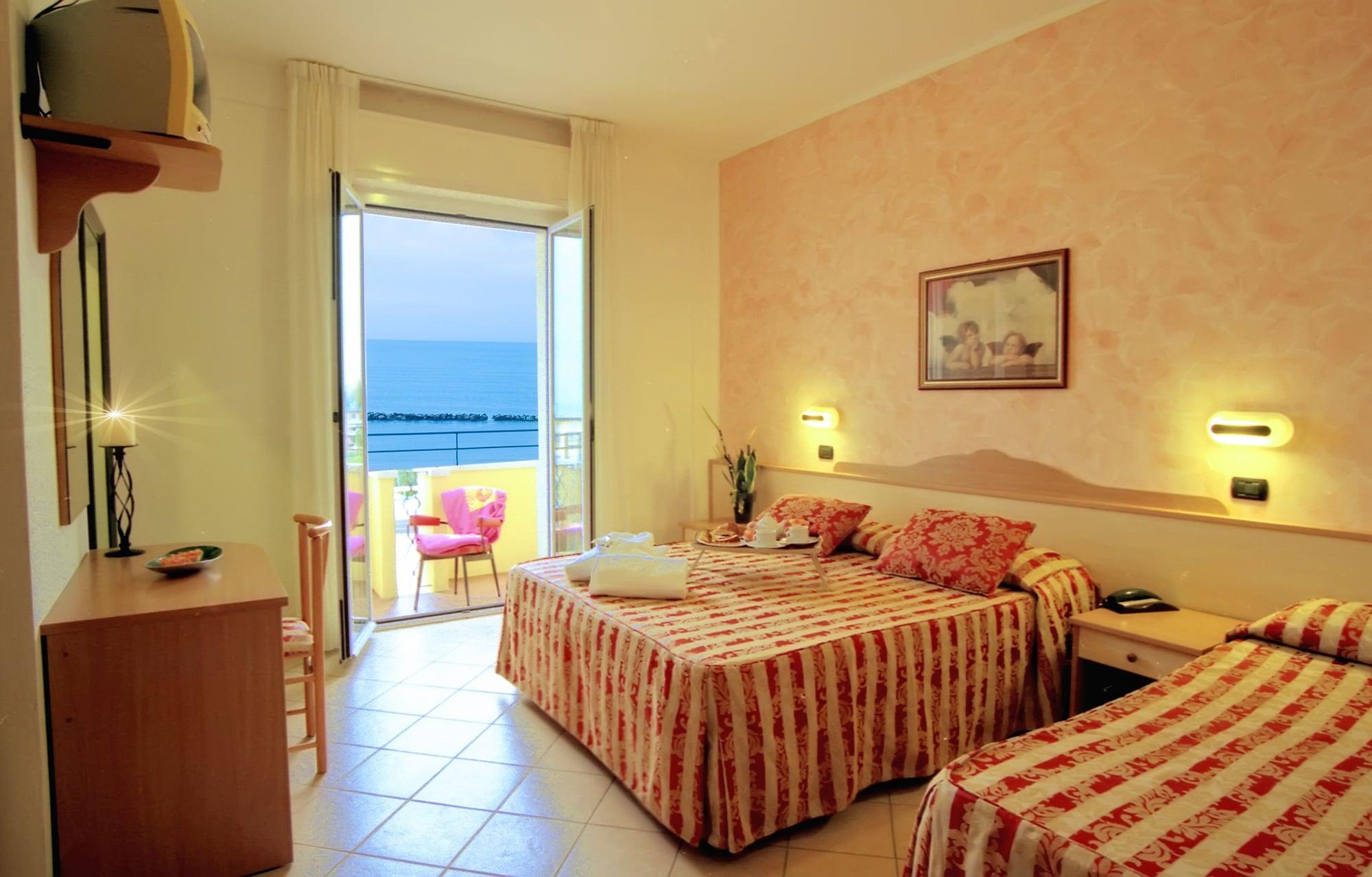 Hotel Palos Rimini Exteriör bild