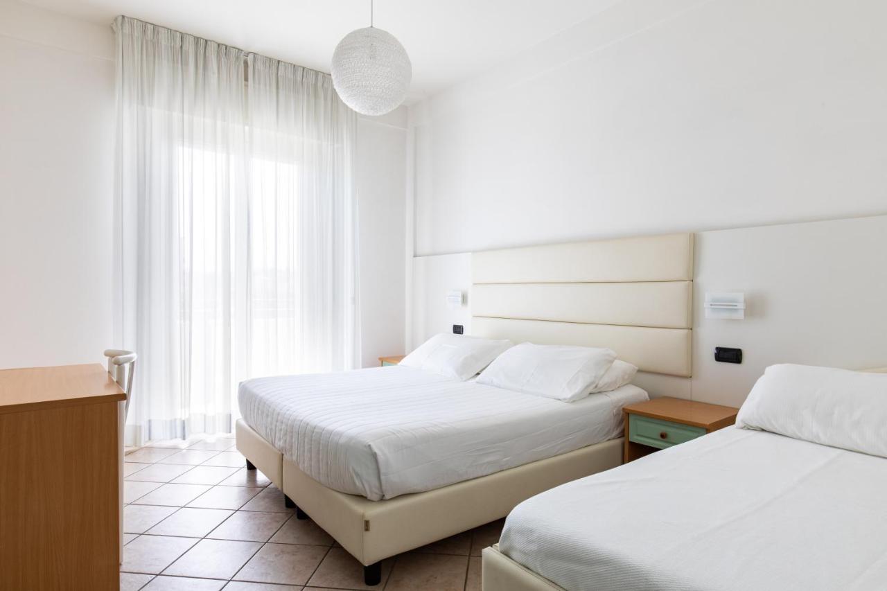 Hotel Palos Rimini Exteriör bild