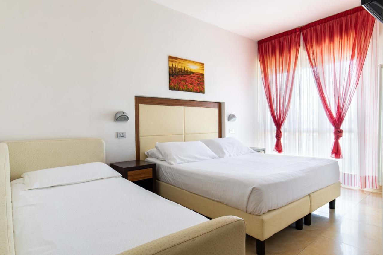 Hotel Palos Rimini Exteriör bild