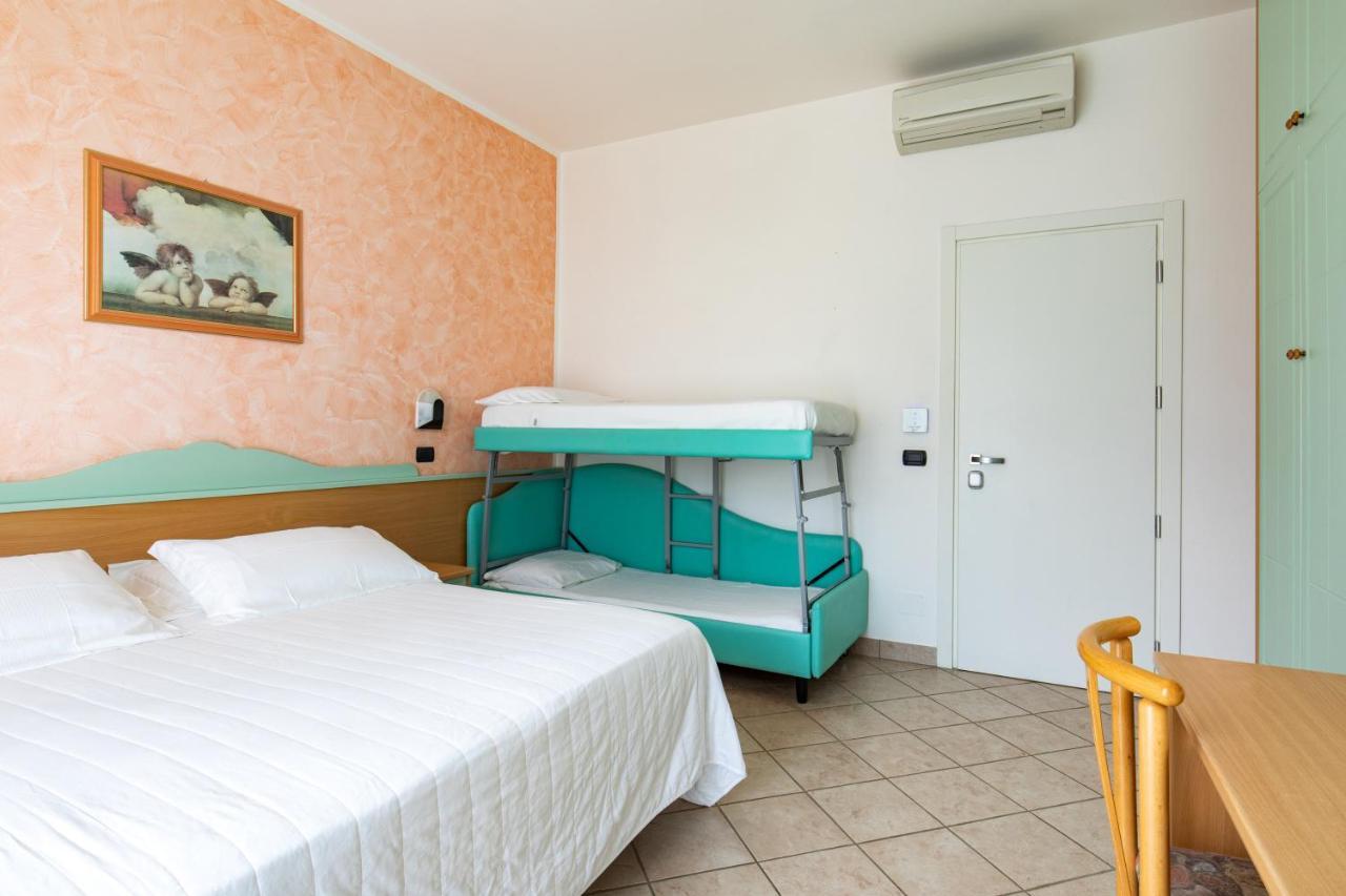Hotel Palos Rimini Exteriör bild