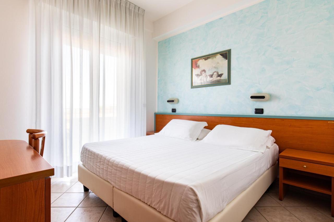 Hotel Palos Rimini Exteriör bild