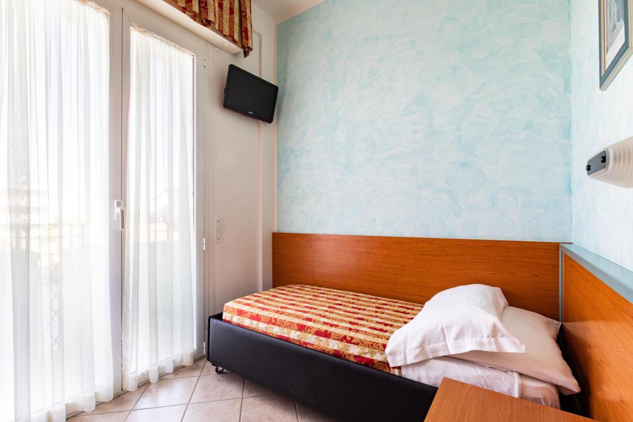 Hotel Palos Rimini Exteriör bild
